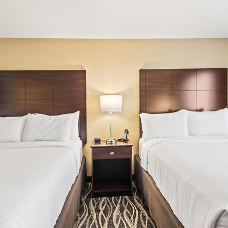 Cobblestone Hotel & Suites - Bellefontaine Екстер'єр фото
