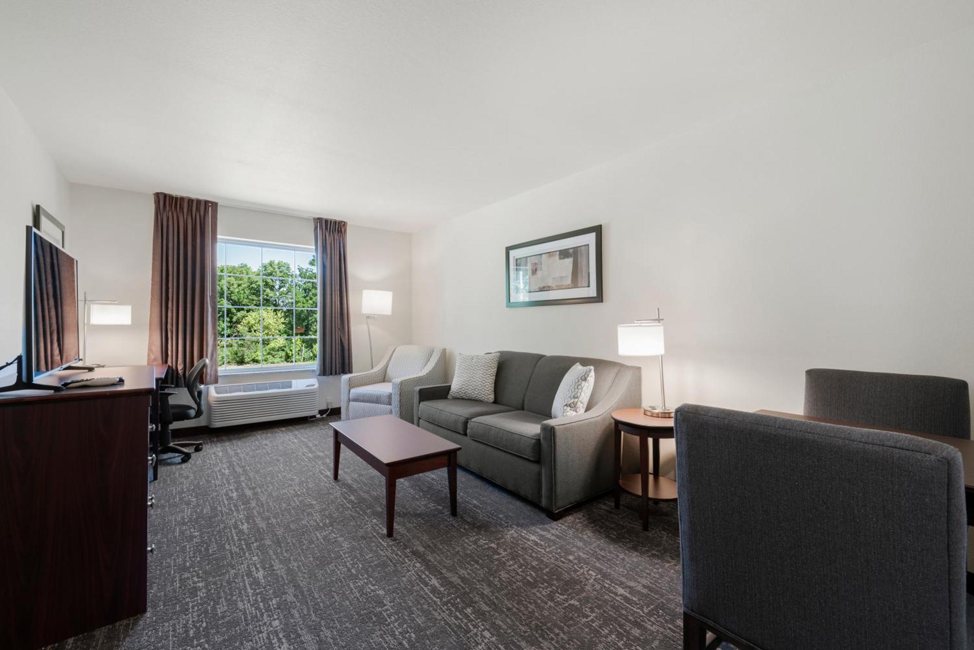 Cobblestone Hotel & Suites - Bellefontaine Екстер'єр фото