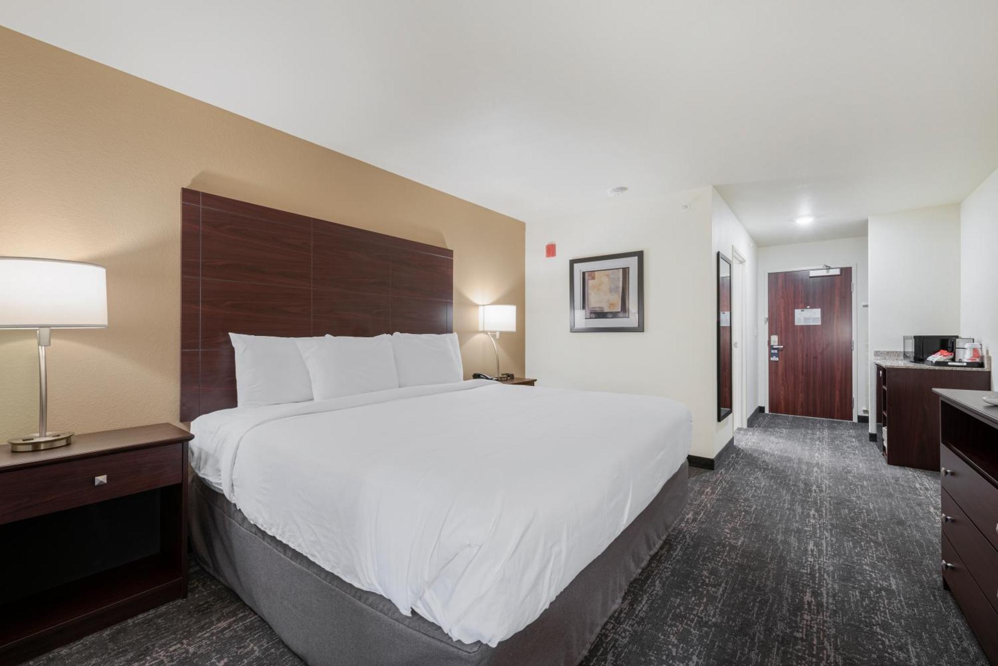 Cobblestone Hotel & Suites - Bellefontaine Екстер'єр фото