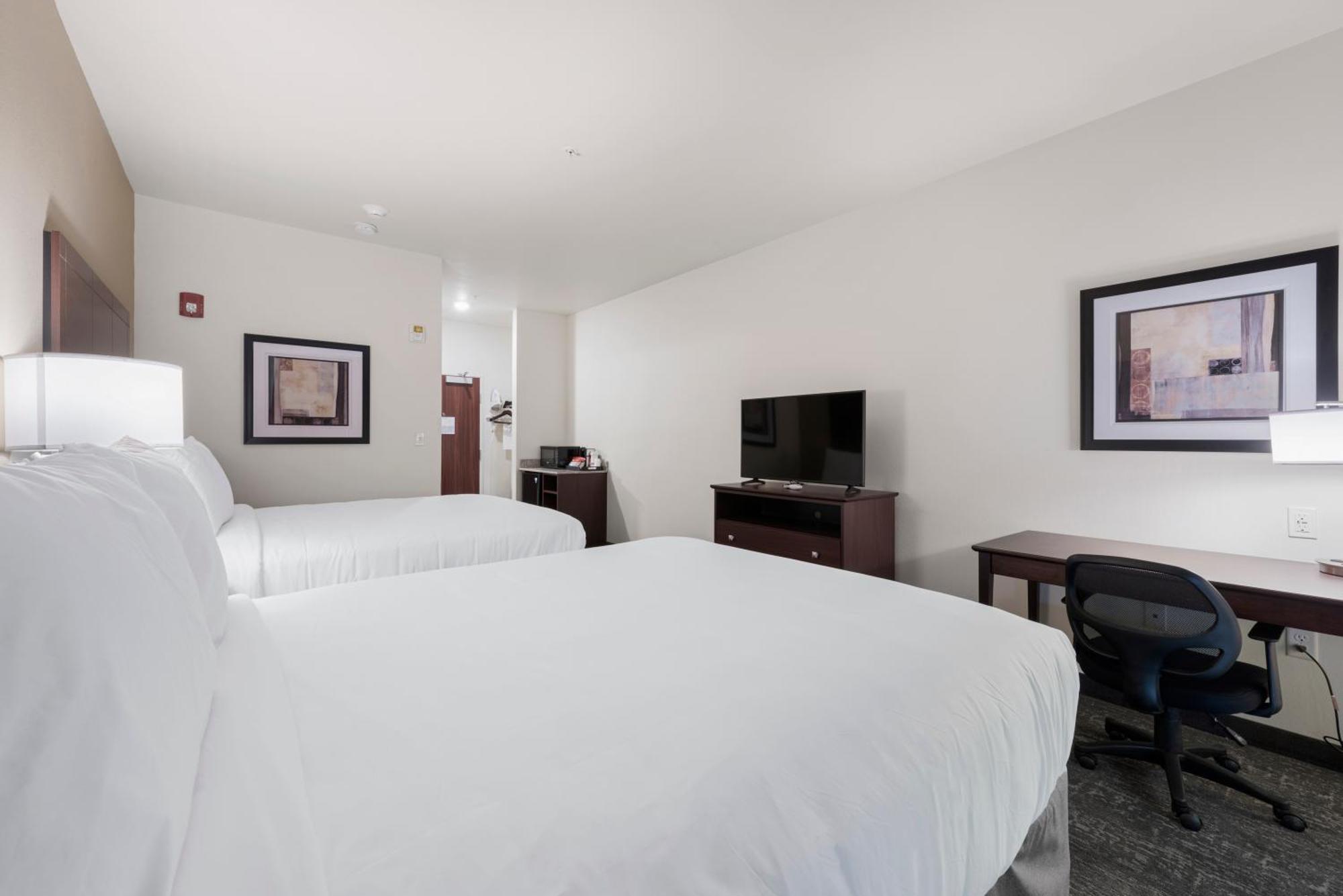 Cobblestone Hotel & Suites - Bellefontaine Екстер'єр фото
