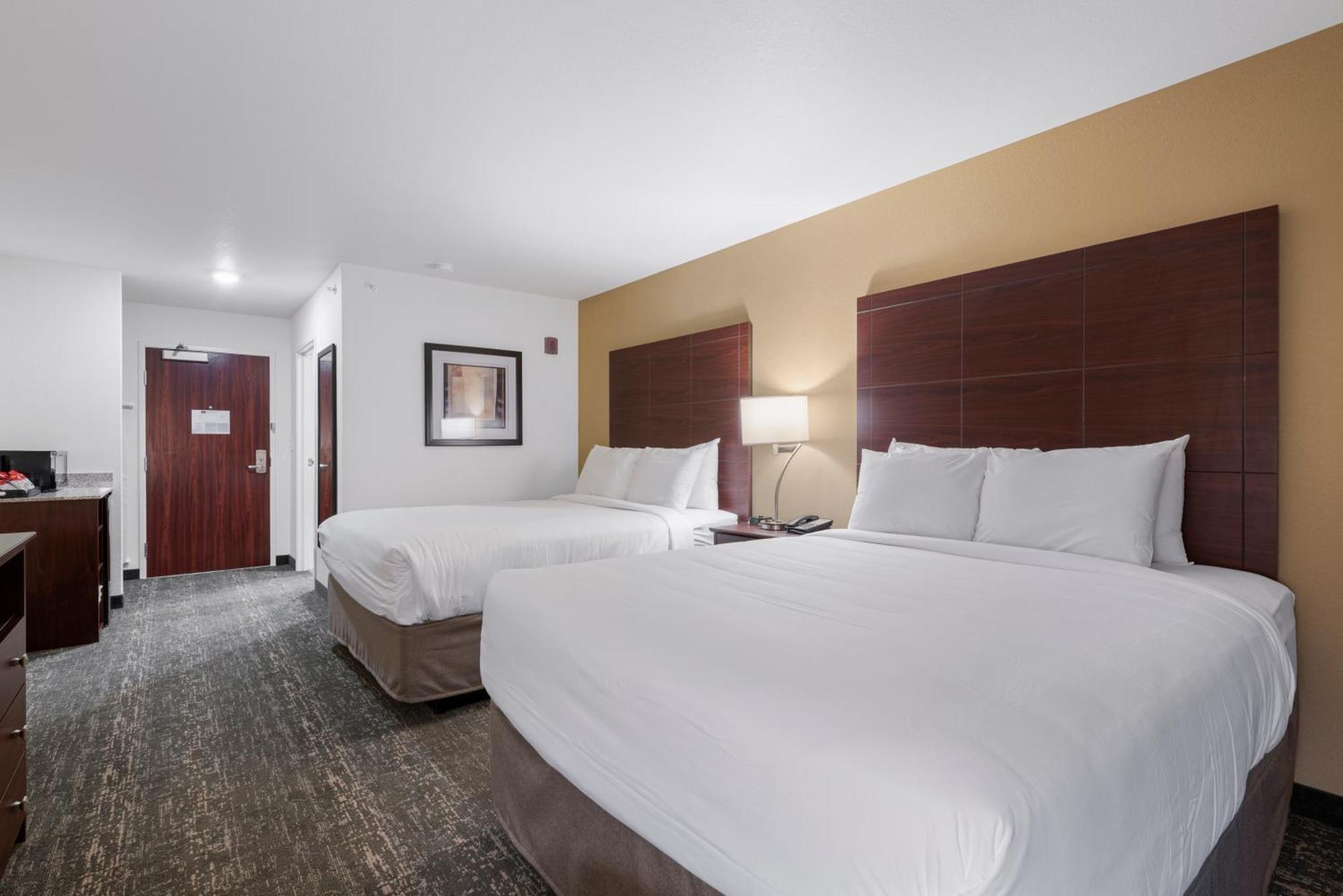 Cobblestone Hotel & Suites - Bellefontaine Екстер'єр фото