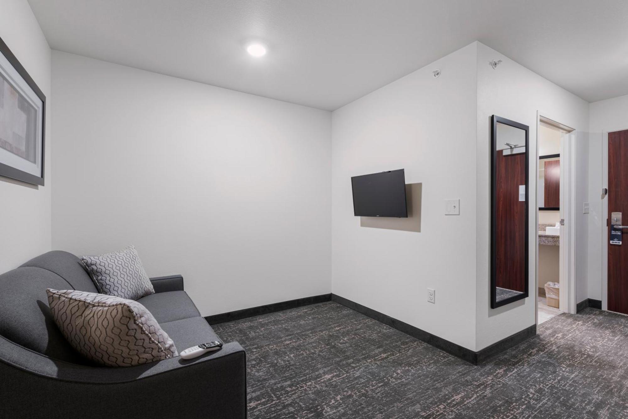 Cobblestone Hotel & Suites - Bellefontaine Екстер'єр фото