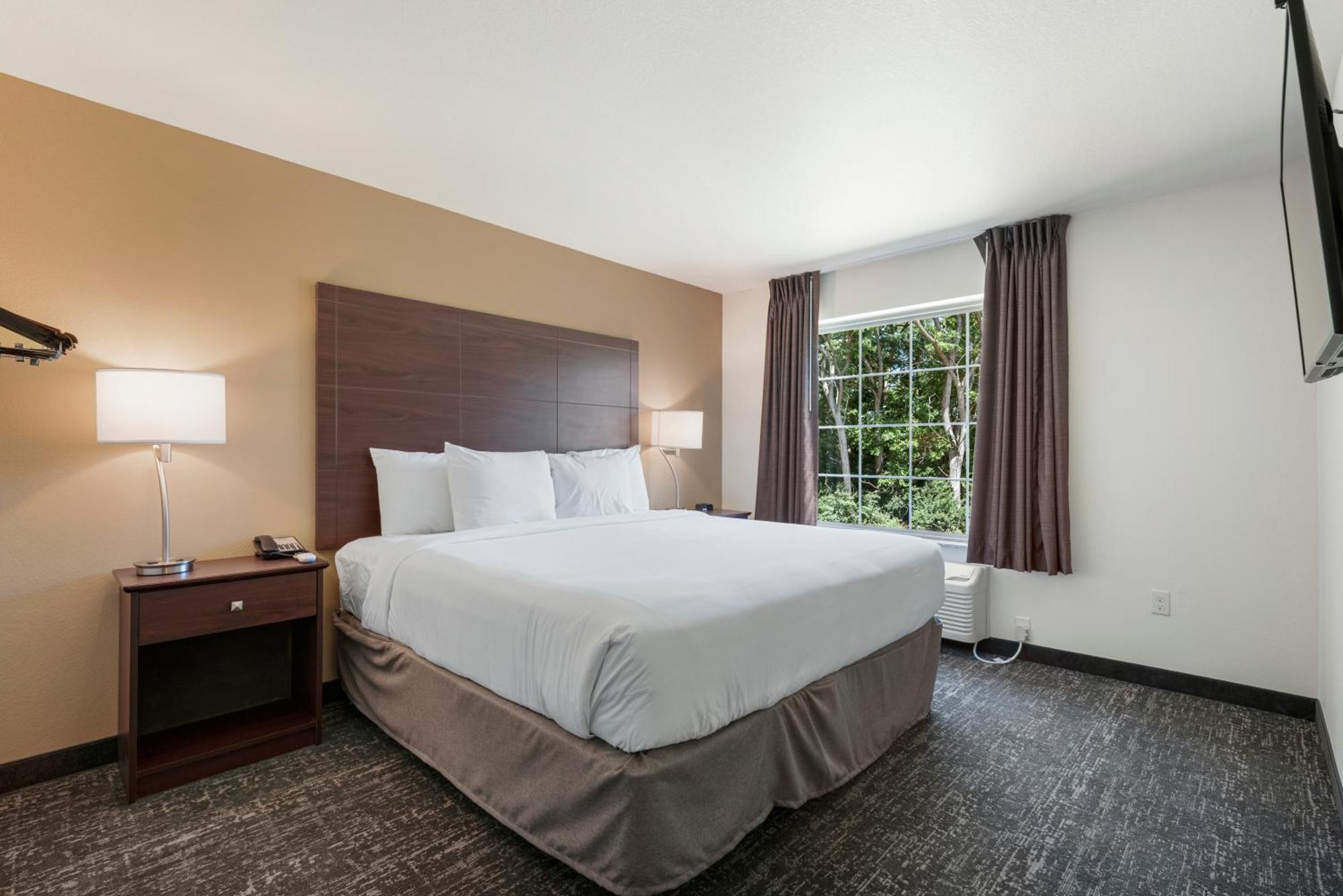 Cobblestone Hotel & Suites - Bellefontaine Екстер'єр фото