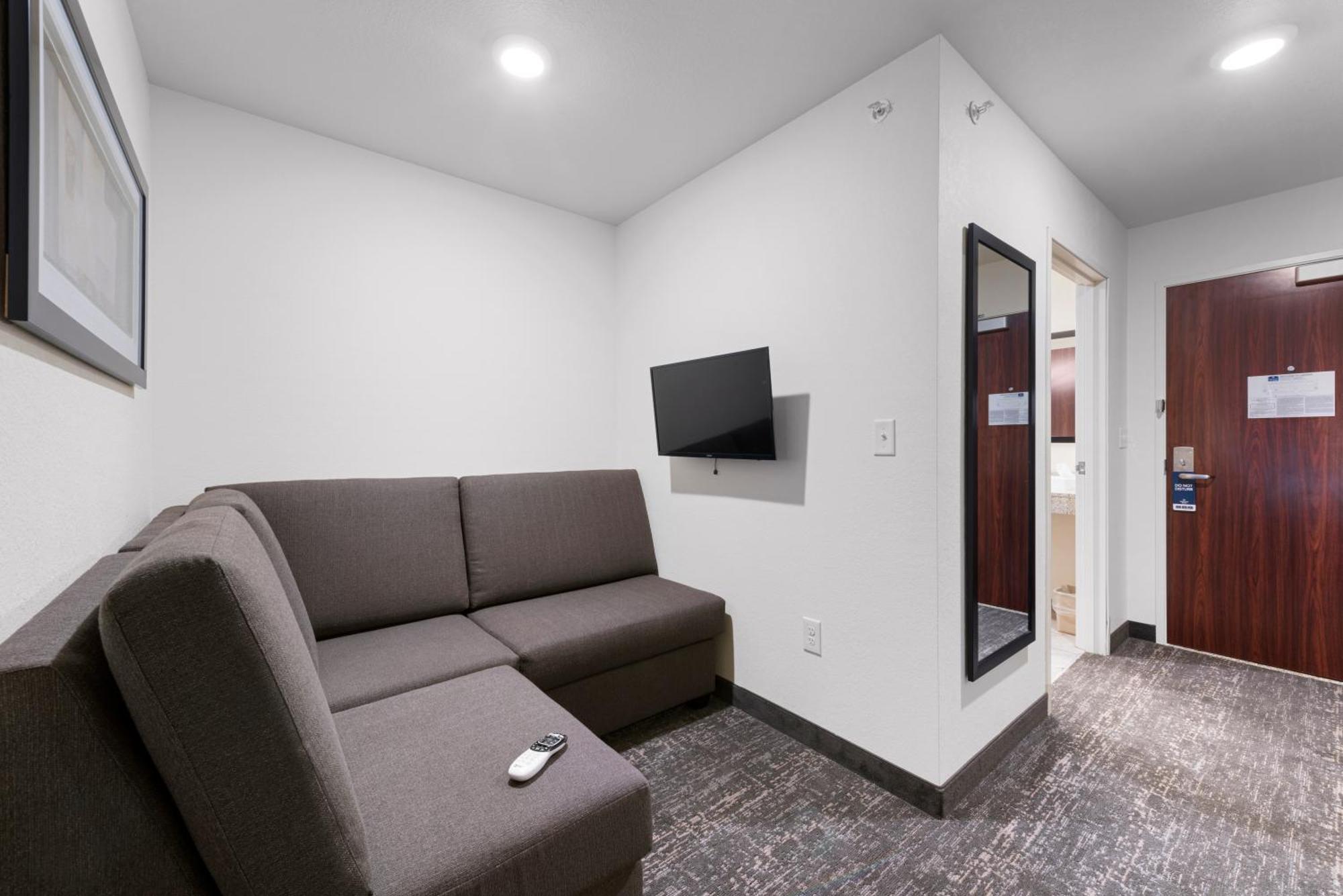 Cobblestone Hotel & Suites - Bellefontaine Екстер'єр фото