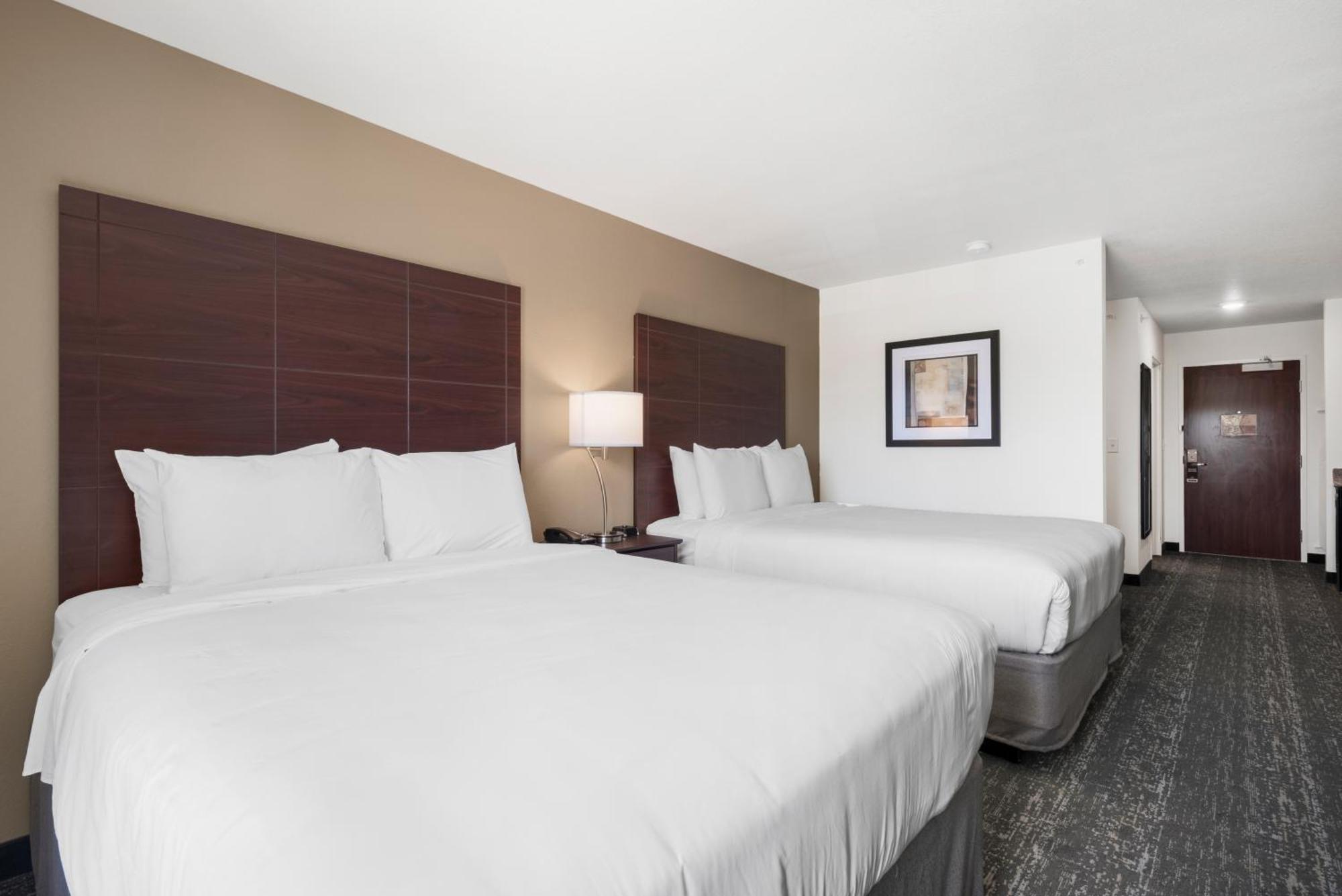 Cobblestone Hotel & Suites - Bellefontaine Екстер'єр фото
